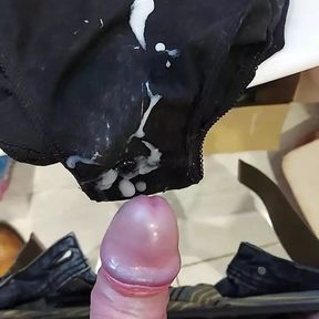 Big cumshot on wifes panties