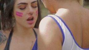 dread hot e mia linz enfiando um taco de baseball na buceta