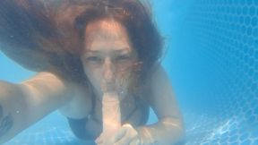 Underwater dildo bj while blowing bubbles