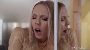 MomXXX - Florane Russell