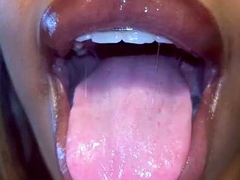 Biiggjuiccyfruit aka biiggjuiccyfruit OnlyFans - Mouth tour