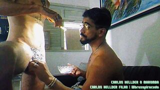 Meu papai descolorindo meus pentelhos e me deixando loirinho