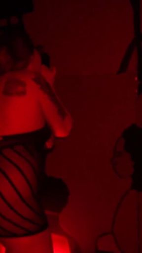 Savanna Smashes the Glory Hole Record in Jaw-dropping Contest