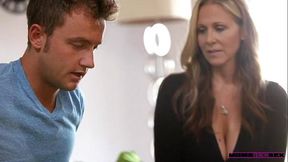 Halle Von &amp_ Julia Ann - step Mom shows her daughter how to fuck