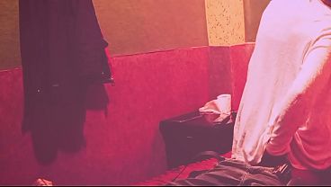 Travesti femenina y crossdresser elegante en una experiencia &uacute_nica
