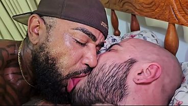 Sexo a tr&ecirc_s sem limites dois n&atilde_o deram conta... chamamos mais um