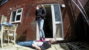 Chelsea Sneaker Smoking Trample In The Garden (4K)