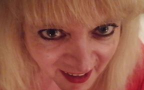 Mature MILF Nicola deepthroats her cuck's cock