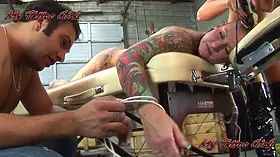 BlackwidowXXX getting a new head tattoo