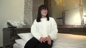 Suzu - This time, it's a video of Yuzu-chan (tentative), a plain girl who I met on SNS.