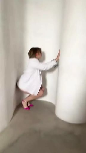 Ellie_magnet video 315276