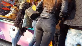 Candid perfect bubble butt in black jeans