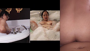 MADURA LATINA TETONA CULONA EN EL JACUZZI MEADA Y FOLLADA