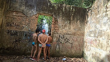Perdidos na cachoeira