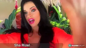 Sha Rizel Takes Us For An Island Stroll With Her Smartphone - ScoreLand