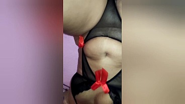 Celebrando Con Mi Suegra Una Milf Casada Infiel ! Disponible Para El Que Quiera Est&aacute; Muy Caliente !