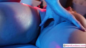 Busty momma tempted by young masseur; lovers enjoy deep fingering&#x1F449; &#x2013; Lauren Phillips &mdash;  Lily Larimar