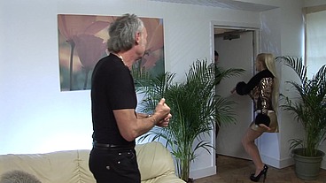 Like you would never peg them for two kinky chicks that get off on piss play but holy fuck...