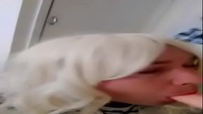 5633527 blonde tv sucking