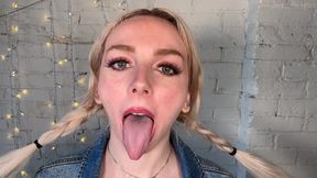 Pretty blonde with freckles gives messy JOI and dirty talk