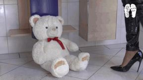 Teddy under Christin