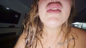 "I'm cumming!" - female orgasm in homemade video with talking