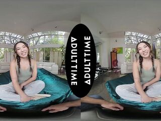 UP CLOSE VR - Hawt Gymnast Kimmy Kimm Shows U Some Moves Whilst Banging Your Shlong - POV