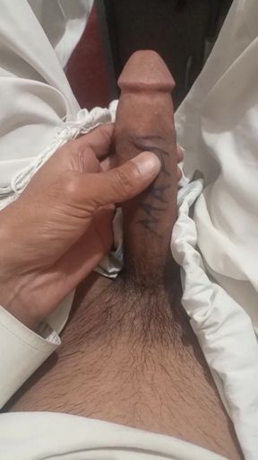 Any women or girls, Pakistani, Indian or Pathan, who are looking for a real relationship, can contact me.