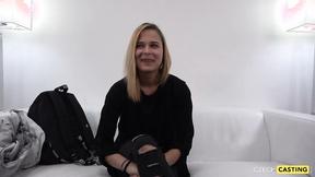 ”Bombshell VIRGIN Lesbian Tries Shaft for First Time!”