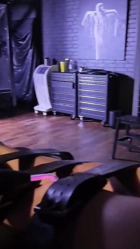 Pretty Sub Gets Electric