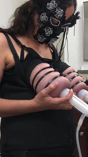 Hucow Milking on the Goat Milker Cam 3