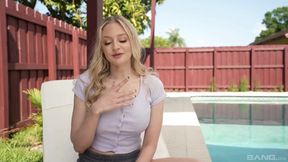 Bubble Butt Babe Enjoys Double Penetration with Two Big Cocks