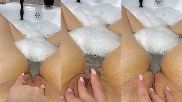 Horny pussy in shower