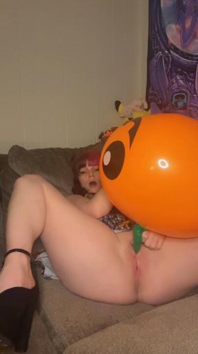 Horny Slut Fucks Pussy With Jack-O-Lantern Until Squirt🤭🎃💦💦💦