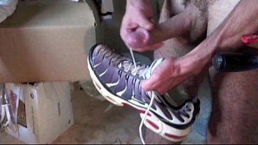 sneaker twink fucked by a straigth surfer