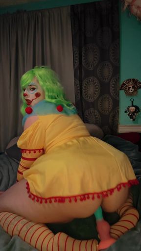 Cosplay clown GF joins in on fun with her friends