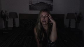 Dirty Blonde Gets Herself Hot