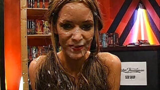 Девушка с большой грудью наслаждается интенсивным анальным сексом