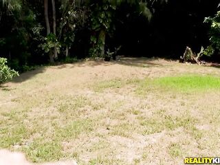 Reality Kings - Tyler Metallic Suppose To Teachs Zelda Morrison Golf But End Up Banging In The Field