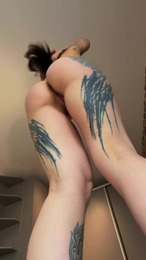 Curvy femboy shows off her body in a solo striptease