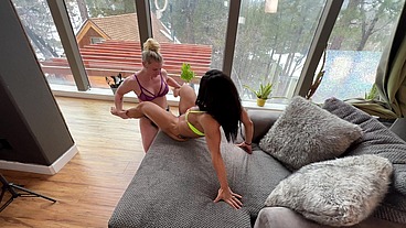 MUSCLE MILF STRAP-ON FLIP FUCK