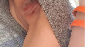 GAROTA DE PROGRAMA NA LUZ DO DIA ATRAI CLIENTES NA ESQUINA FAZENDO ISSO... NO POSTE ELA FAZ MAIS. . OLHA COMO ELA FAZ