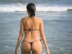 Amateur girl hot thong scene on the beach