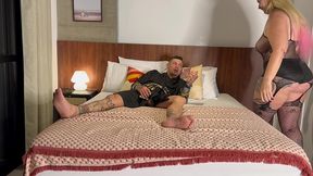 coroa loira gozando no pauzao do bruno