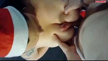 Sexo gostoso com a coroa no Natal