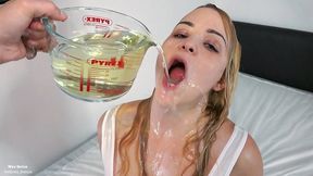 taking a bath in so much piss in my bed - dildo play - piss play - pee fetish