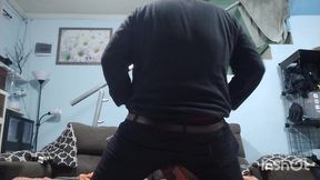 dando para o corretor de imoveis. fui ver um app e chamei ele para minha casa e dei gostoso.