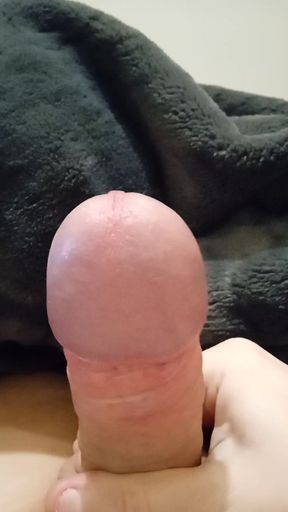 My girlfriend says that I should not fuck her in the mouth in the morning, but fuck my hand