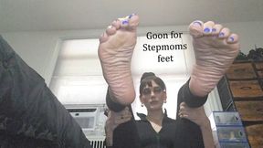 Stepmom LOVES making you pump & goon for her smelly soles