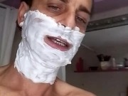 Raso la barba e vi racconto la chiavata del weekend